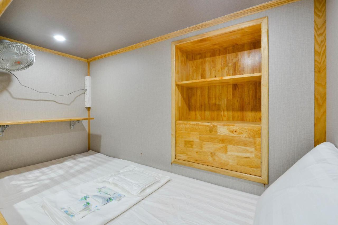Khách sạn Tình Yêu Sân Bay 2*